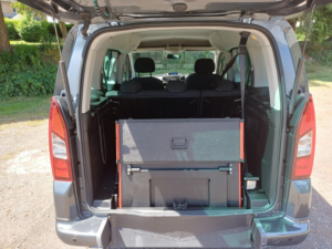 2017 Peugeot Partner Tepee 1.6 Bluehdi Allure in Grey — image 5