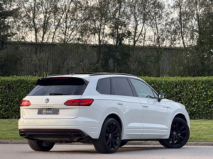 2020 Volkswagen Touareg 3.0 Tsi V6 Black Edition Tiptronic 4motion Euro 6 (s/s) 5dr in White — image 3