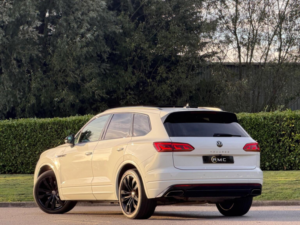 2020 Volkswagen Touareg 3.0 Tsi V6 Black Edition Tiptronic 4motion Euro 6 (s/s) 5dr in White — image 5