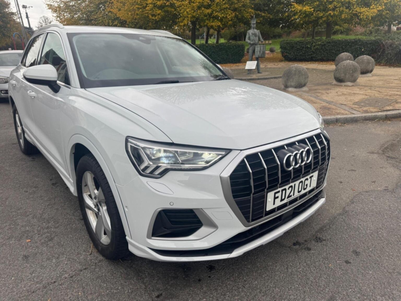 2021 Audi Q3 1.5 Tfsi Cod 35 S Line SUV 5dr Petrol S Tronic Euro 6 (s/s) (150 Ps) in White — image 1