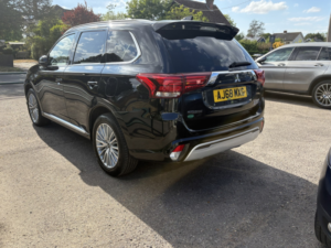 2019 Mitsubishi Outlander 2.4 H Twinmotor 13.8kwh Juro in Black — image 5