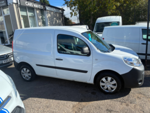 2019 Renault Kangoo 1.5 Ml19 Dci Energy Business Temperature Controlled 2dr Diesel Manual Fwd L2 H1 (112 G/km, 75 Bhp) in White — image 2
