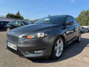2017 Ford Focus 1.0t Ecoboost Titanium Auto Euro 6 (s/s) 5dr in Grey — image 2