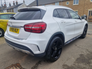 2019 Mercedes-Benz Gla 1.6 Gla180 Amg Line Edition SUV 5dr Petrol 7g-Dct Euro 6 (s/s) (122 Ps) in White — image 3