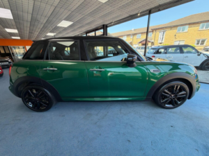 2019 MINI Hatch 1.5 Cooper Sport Euro 6 (s/s) 5dr in Green — image 2