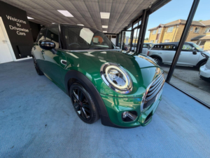 2019 MINI Hatch 1.5 Cooper Sport Euro 6 (s/s) 5dr in Green — image 3