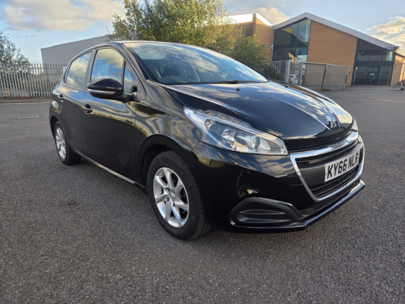 2016 Peugeot 208 1.2 Puretech Active in Black — image 1