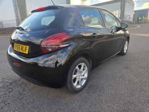 2016 Peugeot 208 1.2 Puretech Active in Black — image 3