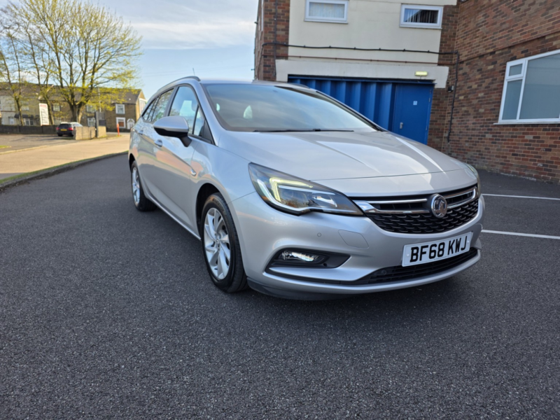 2018 Vauxhall Astra 1.6 Cdti Ecotec Blueinjection Tech Line Nav in Silver — image 1