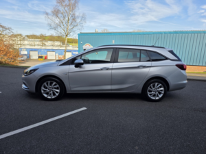 2018 Vauxhall Astra 1.6 Cdti Ecotec Blueinjection Tech Line Nav in Silver — image 4