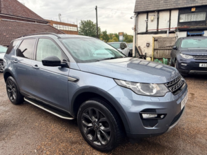 2018 Land Rover Discovery Sport Td4 Se Tech in Blue — image 2