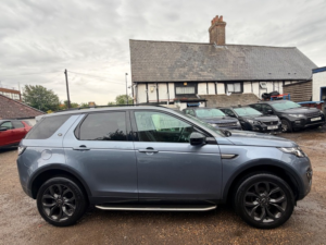 2018 Land Rover Discovery Sport Td4 Se Tech in Blue — image 5