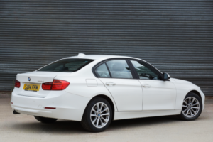 2014 BMW 3 Series 2.0 318d Se Saloon in White — image 4
