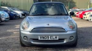 2009 MINI Hatch 1.6 Cooper Euro 4 3dr in Silver — image 2