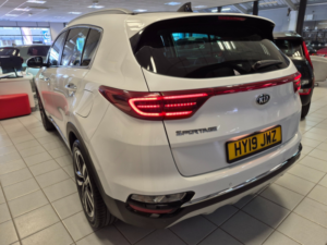 2019 Kia Sportage 1.6 Crdi 4 SUV 5dr Diesel Dct AWD Euro 6 (s/s) (134 Bhp) in White — image 2