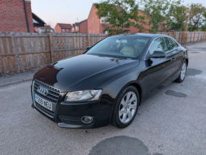 2010 Audi A5 2.0 Tfsi Se in Black — image 4