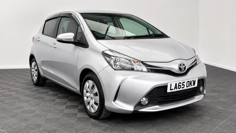 2015 Toyota Yaris 1.33 Dual Vvt-I Icon Multidrive S Euro 6 5dr in Silver — image 1