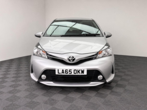 2015 Toyota Yaris 1.33 Dual Vvt-I Icon Multidrive S Euro 6 5dr in Silver — image 2