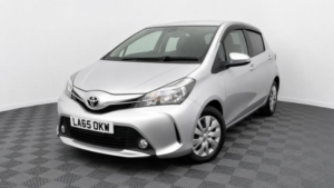 2015 Toyota Yaris 1.33 Dual Vvt-I Icon Multidrive S Euro 6 5dr in Silver — image 3