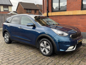 2019 Kia Niro 1.6 H Gdi 2 in Blue — image 2