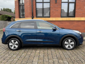 2019 Kia Niro 1.6 H Gdi 2 in Blue — image 3