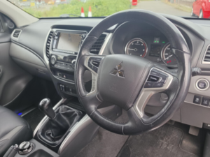 2019 Mitsubishi L200 2.4 Di-D Dc Barbarian 4WD Euro 6 4dr in Red — image 3