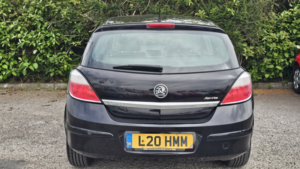 2006 Vauxhall Astra 1.8 I 16v Design in Black — image 3