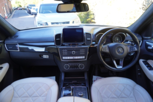 2017 Mercedes-Benz Gls 3.0 Gls350d V6 Designo Line in Silver — image 2