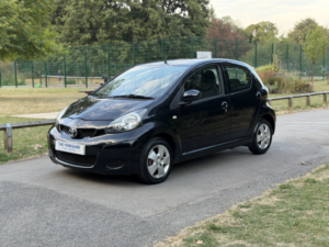 2010 Toyota Aygo 1.0 Vvt-I Black in Black — image 5