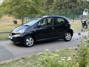 2010 Toyota Aygo 1.0 Vvt-I Black in Black — image 6