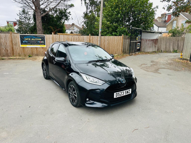 2023 Toyota Yaris 1.5 Vvt-H Design E-CVT Euro 6 (s/s) 5dr in Black — image 1