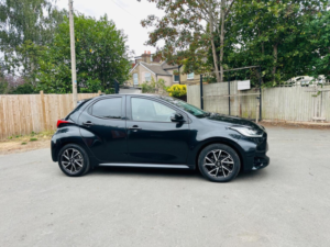 2023 Toyota Yaris 1.5 Vvt-H Design E-CVT Euro 6 (s/s) 5dr in Black — image 3