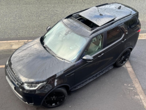 2017 Land Rover Discovery 2.0 Sd4 Hse Luxury Auto 4WD Euro 6 (s/s) 5dr in Black — image 5