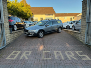 2016 Volvo Xc70 2.4 D5 Se Lux Auto AWD Euro 6 (s/s) 5dr in Silver — image 3