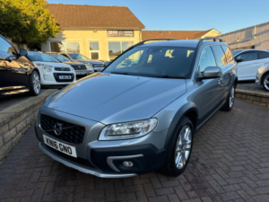 2016 Volvo Xc70 2.4 D5 Se Lux Auto AWD Euro 6 (s/s) 5dr in Silver — image 4