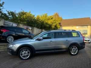 2016 Volvo Xc70 2.4 D5 Se Lux Auto AWD Euro 6 (s/s) 5dr in Silver — image 5