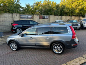 2016 Volvo Xc70 2.4 D5 Se Lux Auto AWD Euro 6 (s/s) 5dr in Silver — image 6
