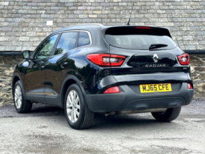 2015 Renault Kadjar 1.5 Kadjar Dynamique Nav Dci 5dr in Black — image 2