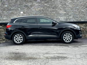 2015 Renault Kadjar 1.5 Kadjar Dynamique Nav Dci 5dr in Black — image 4