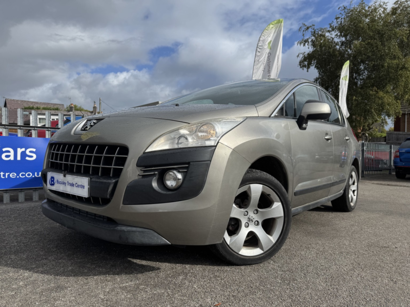2013 Peugeot 3008 1.6 E-Hdi Active in Grey — image 1