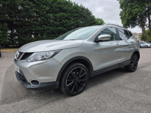 2016 Nissan Qashqai 1.2 Dig-T Tekna 2WD Euro 6 (s/s) 5dr in Silver — image 4