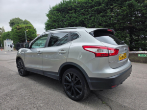 2016 Nissan Qashqai 1.2 Dig-T Tekna 2WD Euro 6 (s/s) 5dr in Silver — image 5