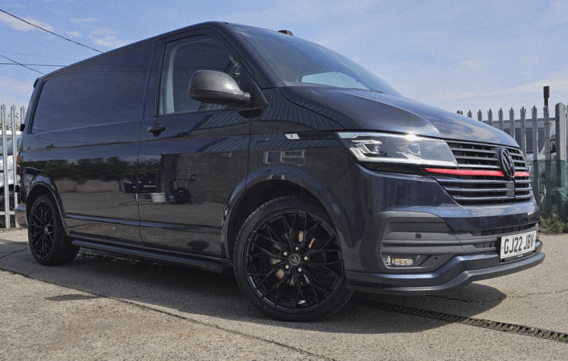 2022 Volkswagen Transporter 2.0 Tdi T30 Highline in Blue — image 1