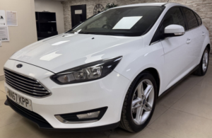 2017 Ford Focus 1.0t Ecoboost Titanium Hatchback 5dr Petrol Manual Euro 6 (s/s) (125 Ps) in Multicolour — image 2