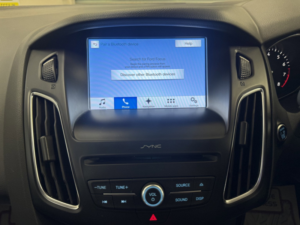 2017 Ford Focus 1.0t Ecoboost Titanium Hatchback 5dr Petrol Manual Euro 6 (s/s) (125 Ps) in Multicolour — image 6