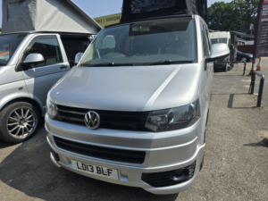 2013 Volkswagen Transporter 2.0 Tdi T26 Highline in Silver — image 2