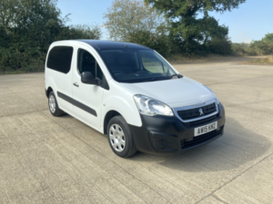 2015 Peugeot Partner 1.6 Hdi 850 Se in White — image 2