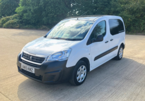 2015 Peugeot Partner 1.6 Hdi 850 Se in White — image 6