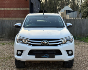 2019 Toyota Hilux 2.4 D-4d Invincible Auto 4WD Euro 6 (s/s) 4dr (tss) in White — image 4