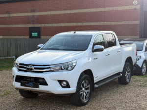 2019 Toyota Hilux 2.4 D-4d Invincible Auto 4WD Euro 6 (s/s) 4dr (tss) in White — image 5